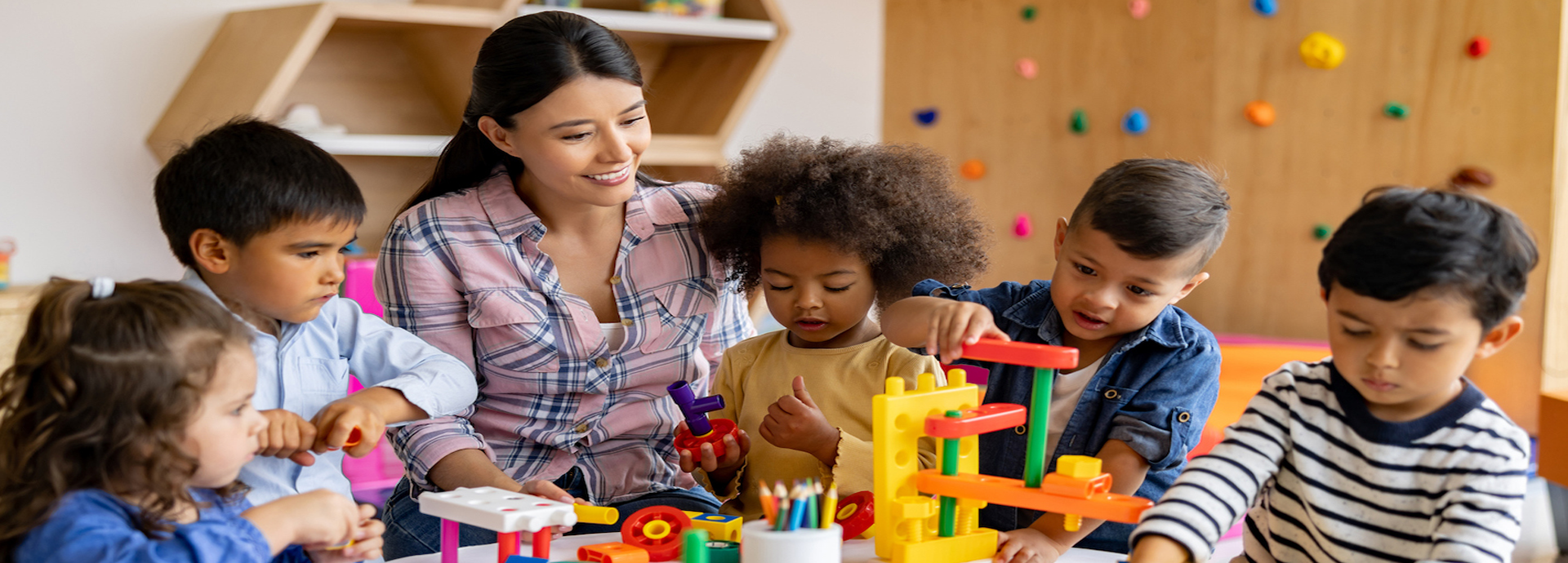 نصب دوربین مدار بسته در مهد کودک